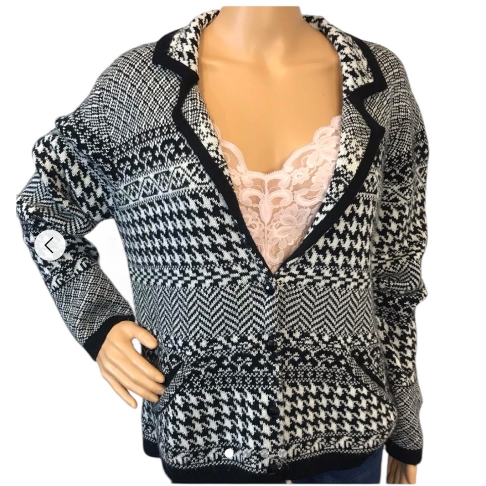 Coldwater Creek Black and White Patterned Cardigan EUC - Picture 2 of 10